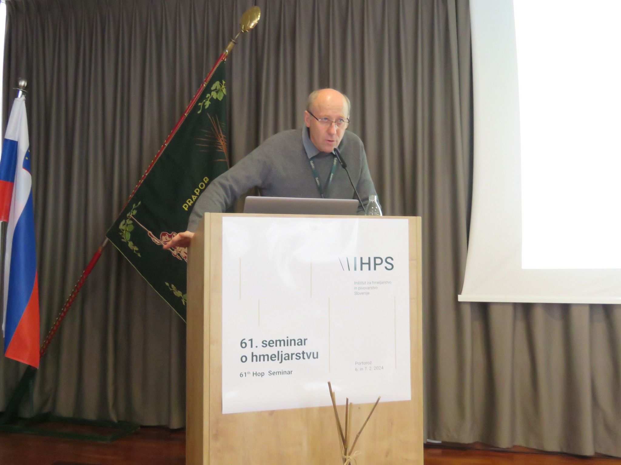 Franci Puklavec na govorniškem odru